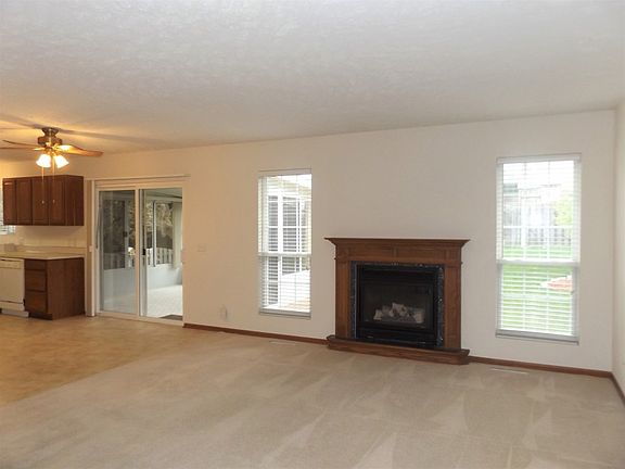 5th image of 9810 Melissa St