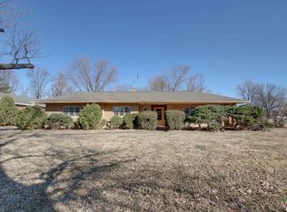 2425 Kentucky Rd, Quincy, IL 62301