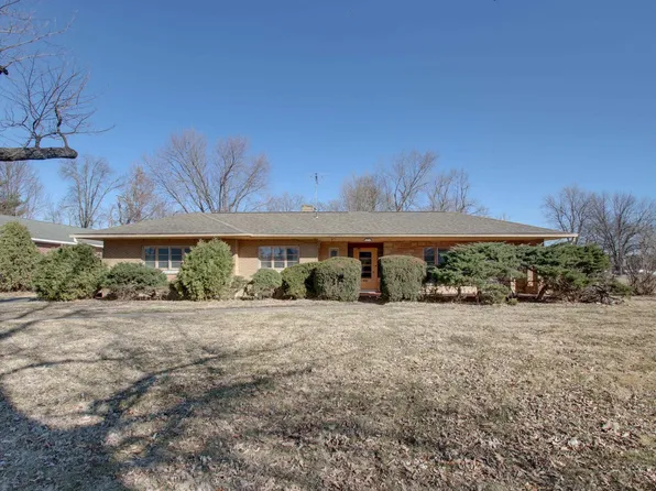 2425 Kentucky Rd, Quincy, IL 62301