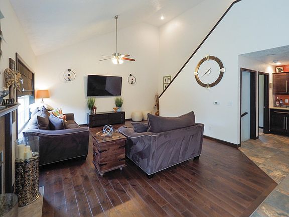 6133 Red Maple Rd-105