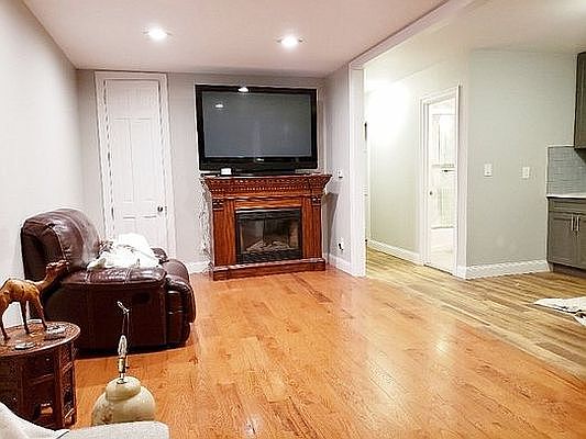 5th image of 25-20 48th St #2B