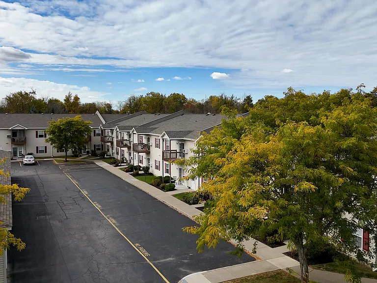 Seneca Pointe — Photo 23