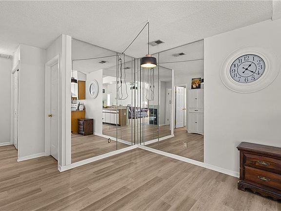 4th image of 1706 Harvest Bend Ct