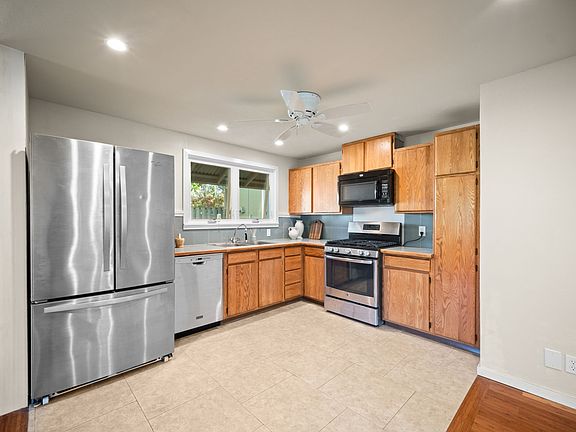 3rd image of 6050C Kapahi Rd Unit C