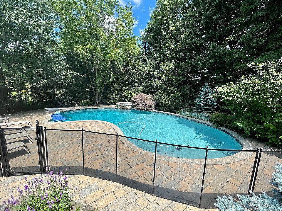 2nd image of 62 Barbara Dr