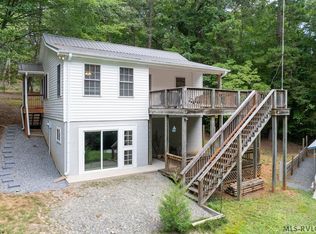 24 Occoneechee Dr E, Clarksville, VA