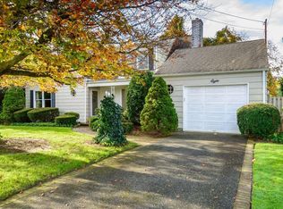 8 Girard Ave, Bay Shore, NY 11706