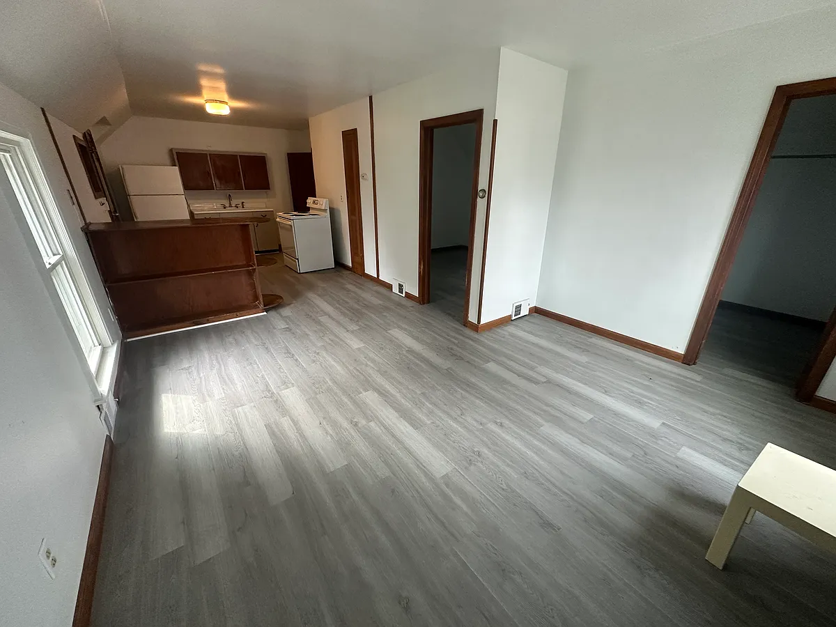 Building Photo - 94 Bouck St #3