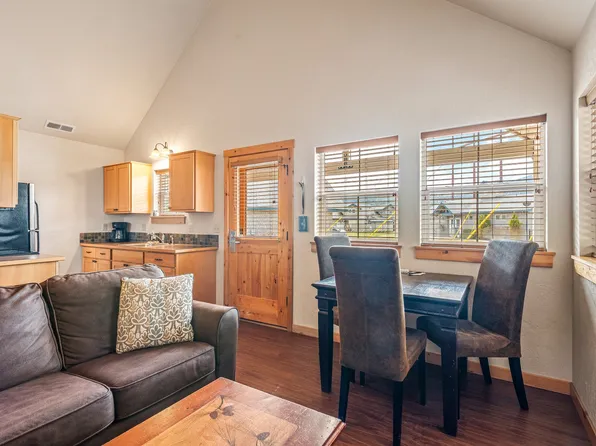 628 Marina Way #16, Dover, ID 83825