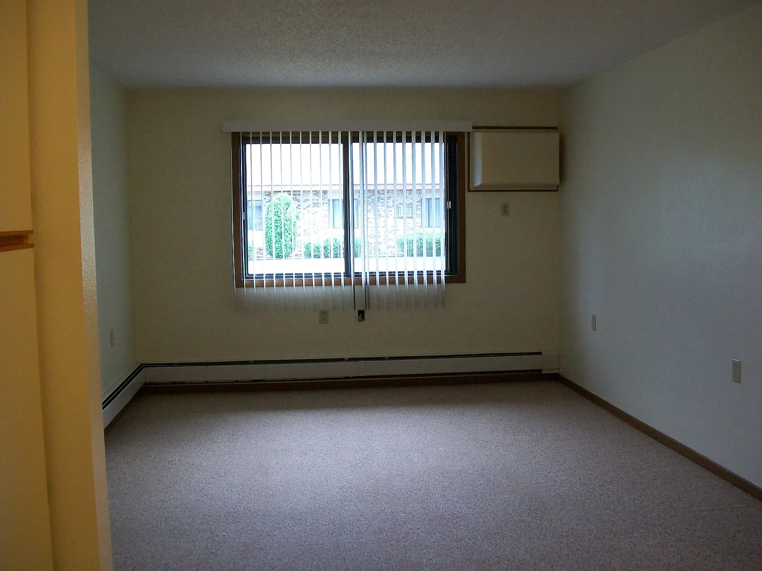 1 bed, 650 sqft, $869 — Photo 3