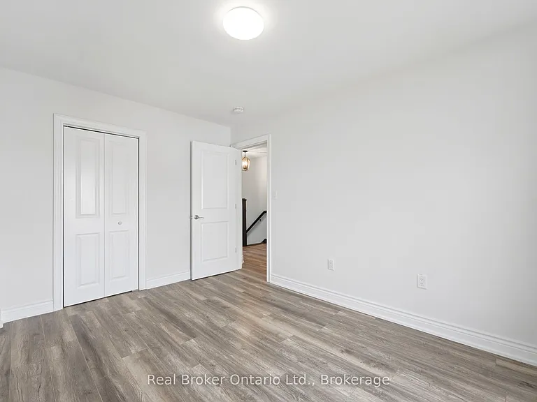 167 Rosslyn Ave N #UPPER — Photo 19