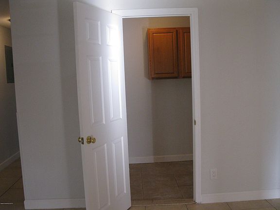 5th image of 563 Karney Ave NE