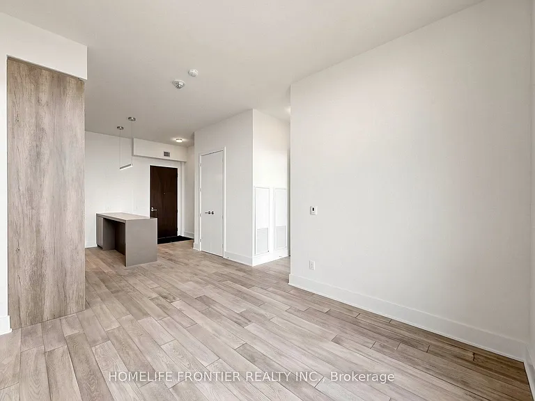 11 Yorkville Ave #LPH6401 — Photo 3
