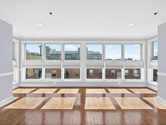 5th image of 1331 Grand St #Penthouse 05