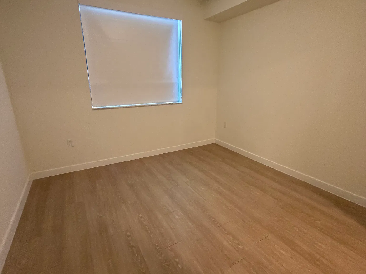 2 bed, 1010 sqft, $2,612 — Photo 2