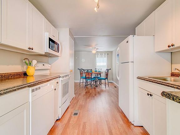 5th image of 915 Pecan Cir