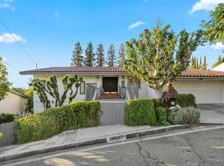 21833 De La Luz Ave, Woodland Hills, CA 91364