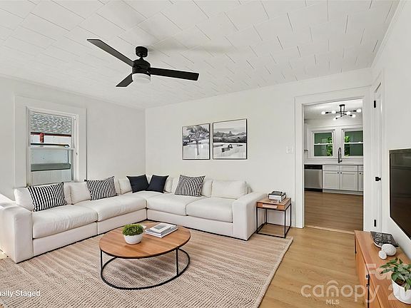 2nd image of 115 Autumn Leaf Rd