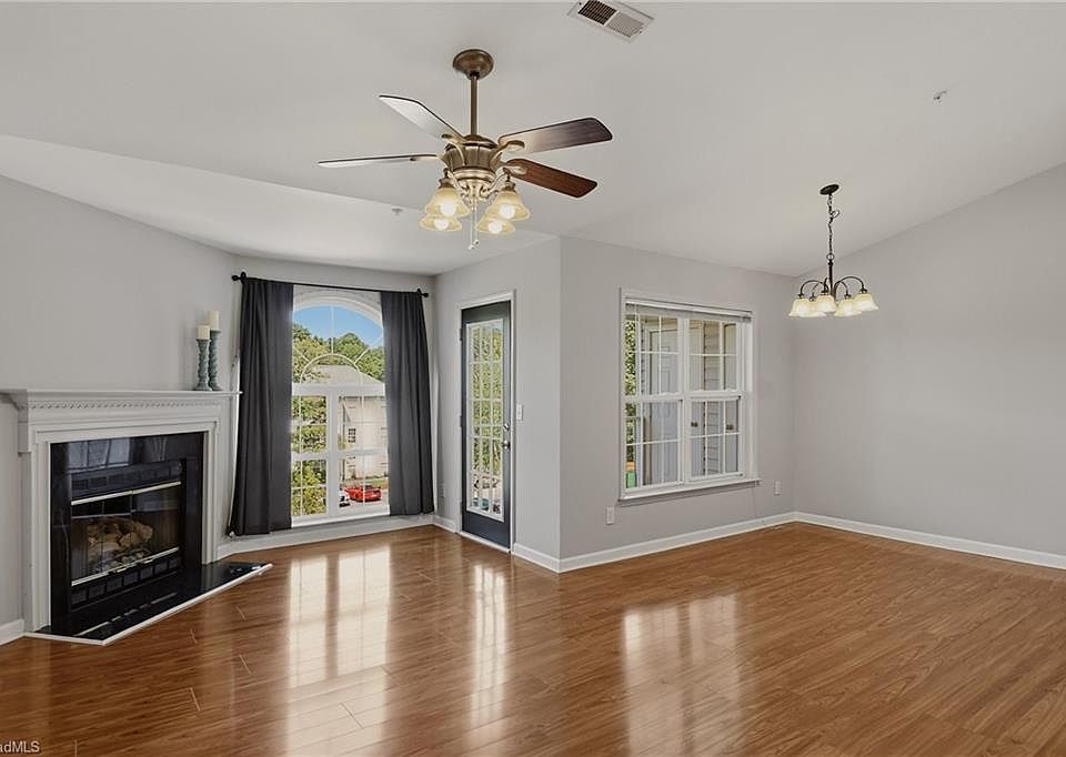 1st image of 134 Rivertree Ln