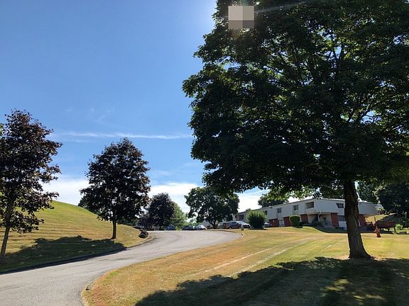 4th image of 608 Cortland Dr