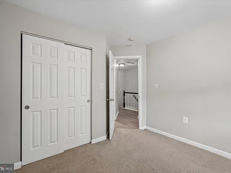 104 Frazer Dr — Photo 32