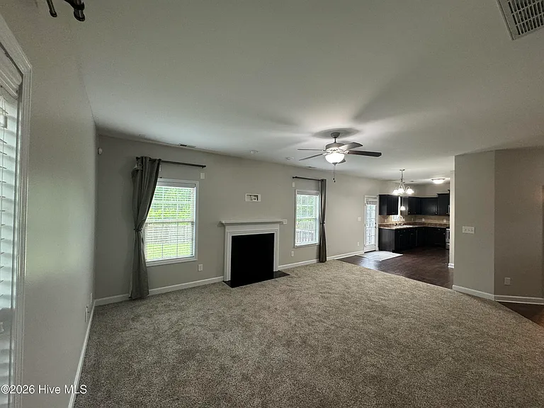 203 Ashton Ct — Photo 14