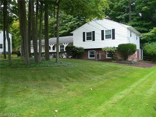 1036 Eastlawn Dr photo 1