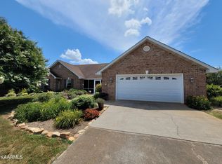 5658 J Riley West Dr, Greenback, TN 37742