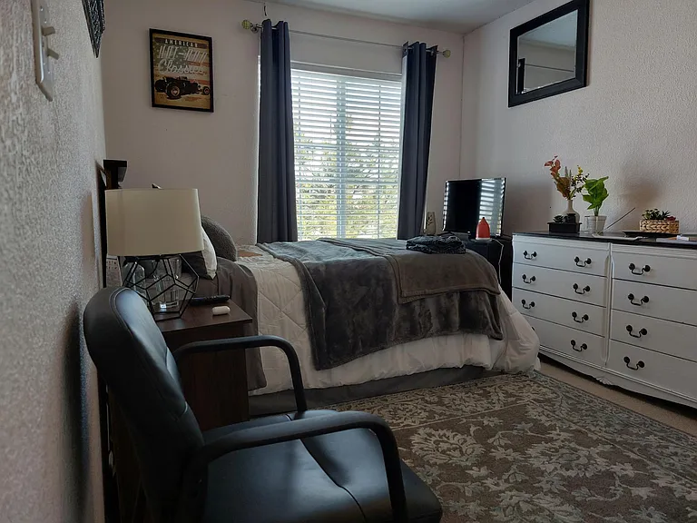 2521 Coach House Loop — Photo 9