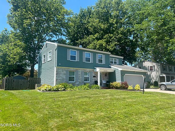 3rd image of 1694 Pinelawn Dr