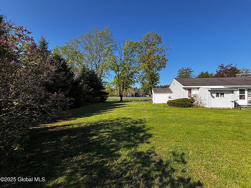 3rd image of 26 4th Avenue