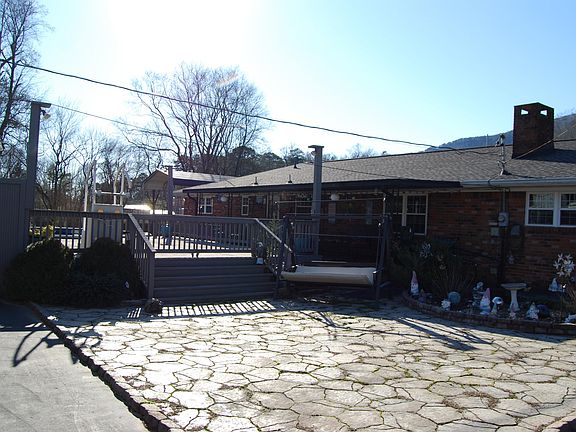5th image of 544 N Pine St