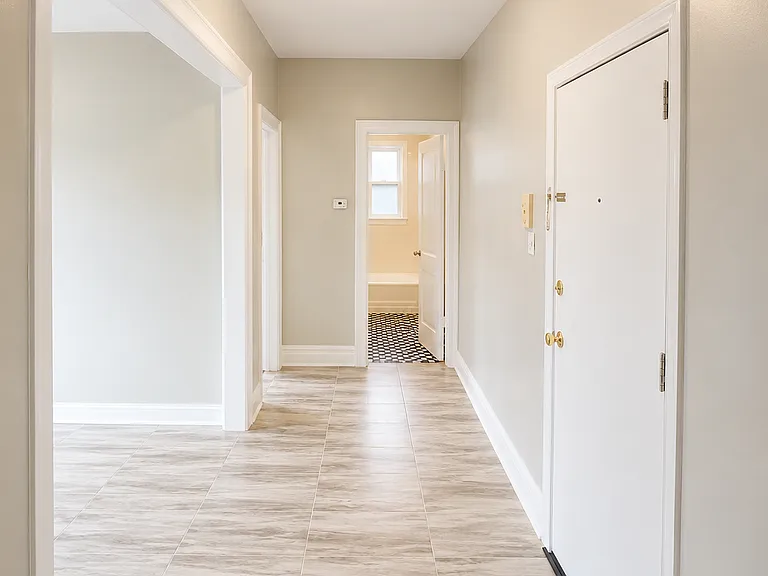 376A Park Ave #26 — Photo 3