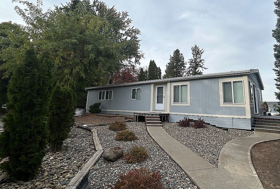 1st image of 409 NW Park West Dr