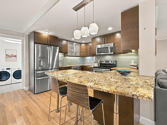 5th image of 16 Addington Rd APT 21