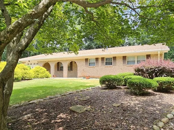 4112 Bontura Ct, Stone Mountain, GA 30083