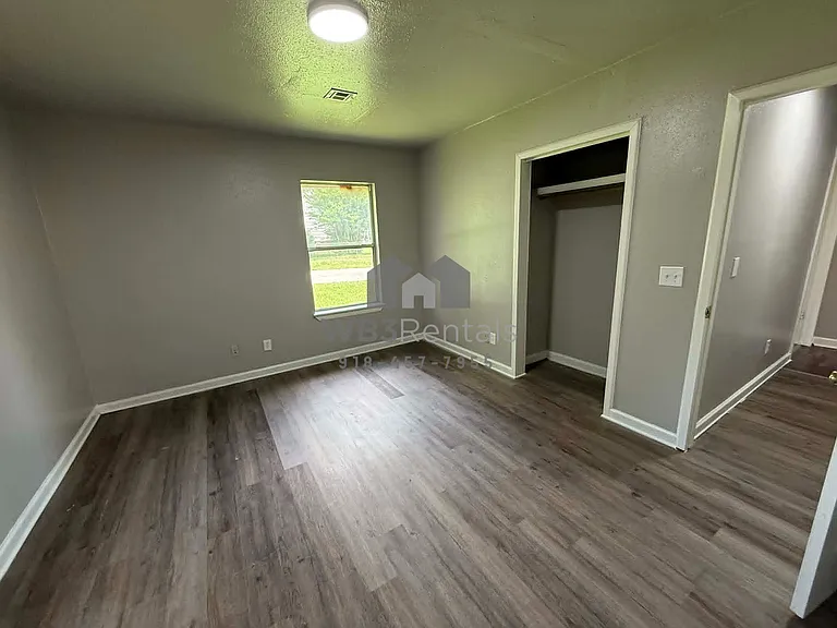 917 N Vinita Ave — Photo 16