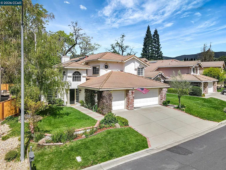 668 Sun Tree Ct — Photo 63