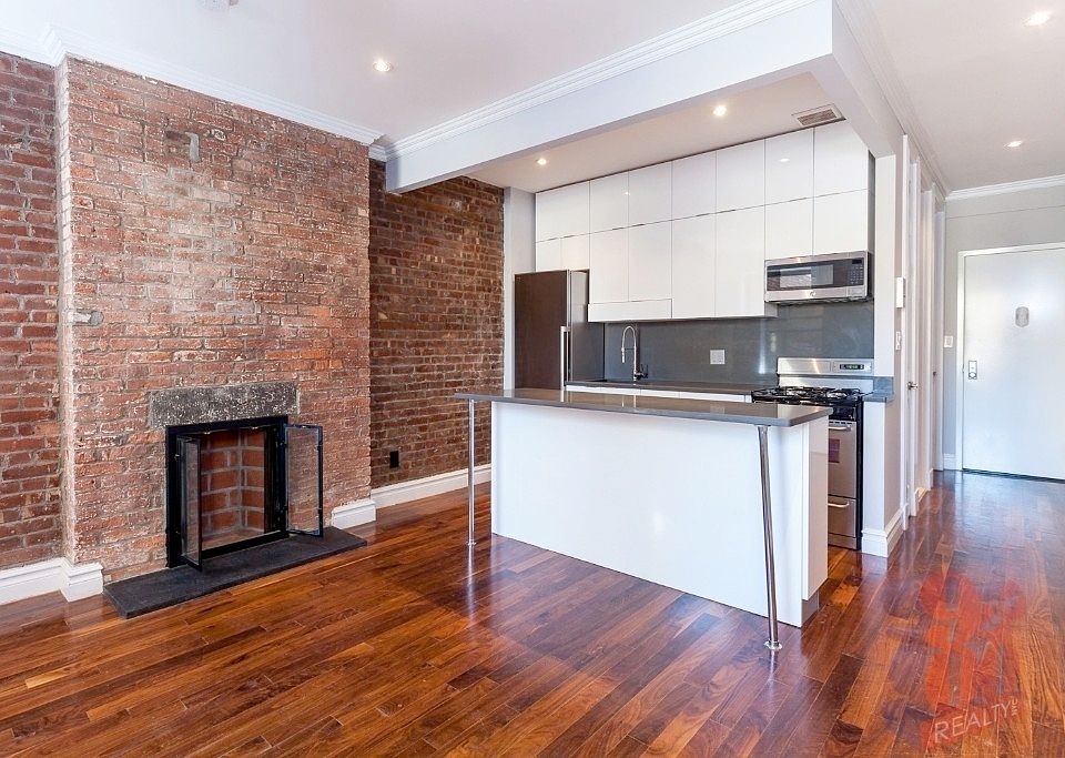 1st image of 273 W 10th St APT 3RE