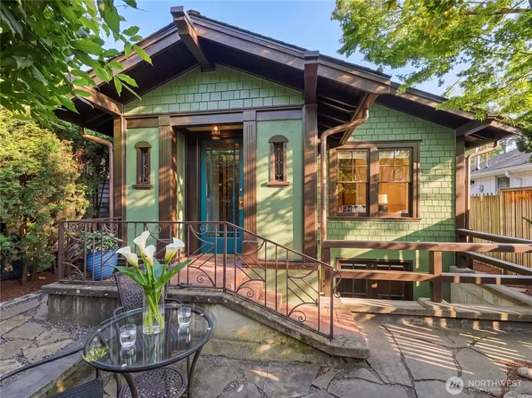 325 NW 74th Street, Seattle, WA 98117