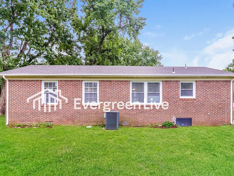 2436 Strawberry Ln — Photo 15