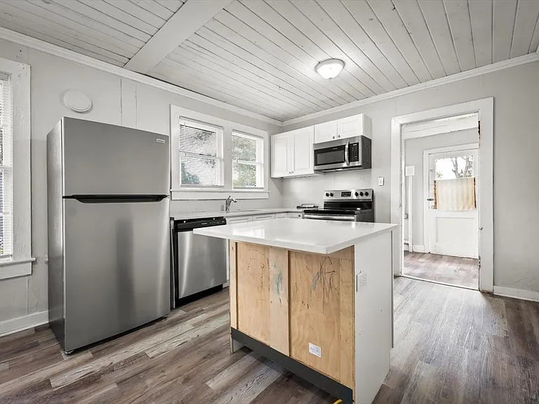 256 Vernis Ave — Photo 14