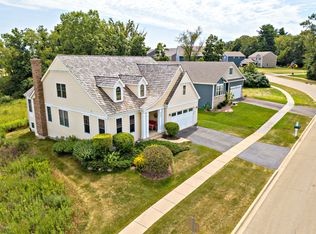2298 Preswick Ln, Woodstock, IL 60098