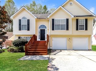 6879 Biscayne Blvd, Rex, GA 30273