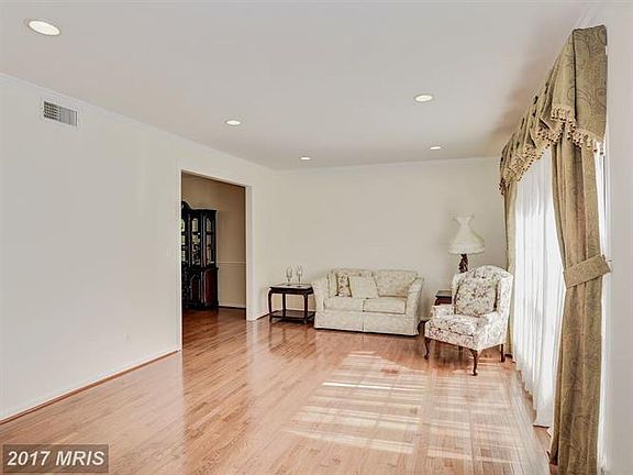 5th image of 13204 Oak Farm Dr