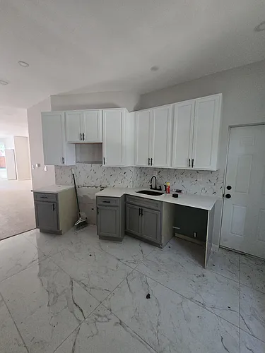 271 1/2 6th Ave W #G1 Photo 1