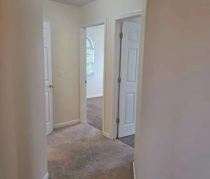 331 Emerson Ln — Photo 10