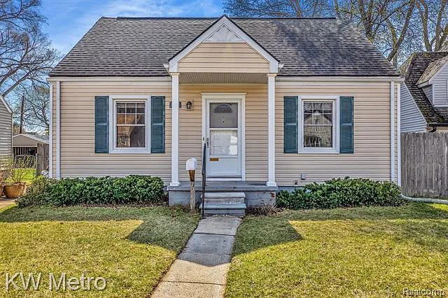 1261 Leroy St photo 1