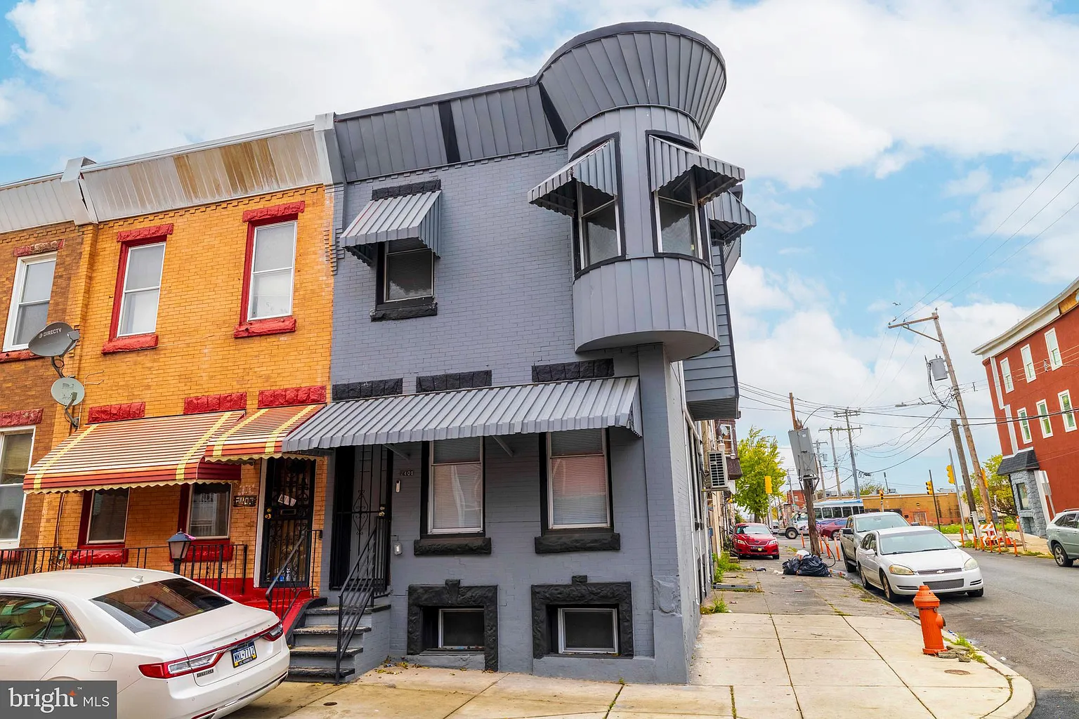 2401 N Hollywood St photo 1