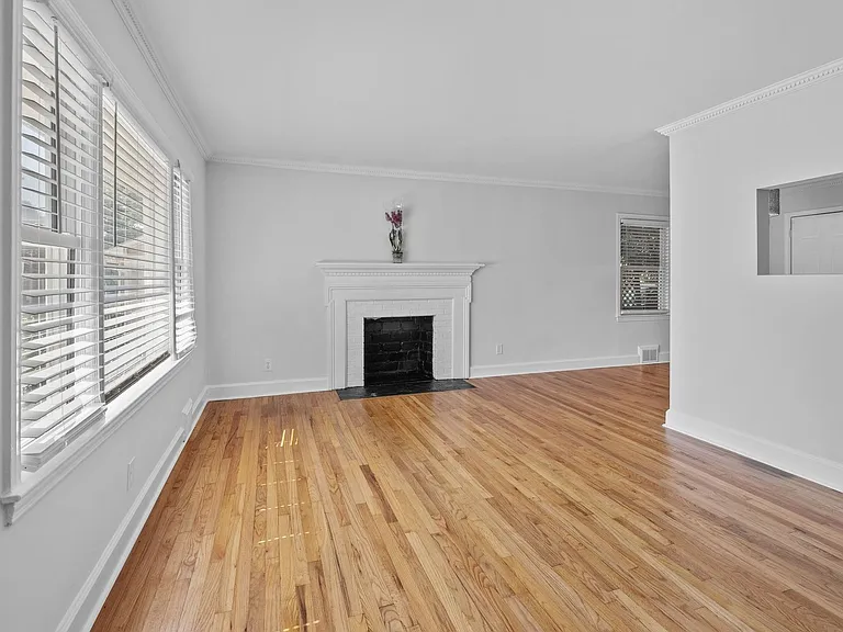 424 Peyton St — Photo 4
